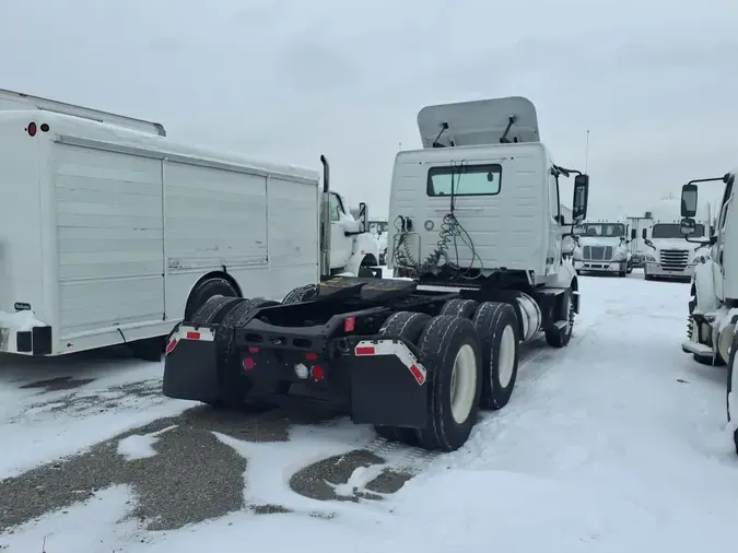 2019 VOLVO VNL64T-300