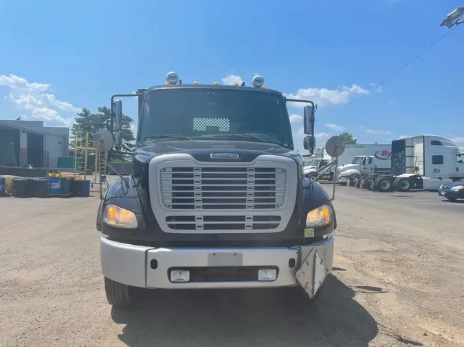 2014 FREIGHTLINER/MERCEDES M2 112