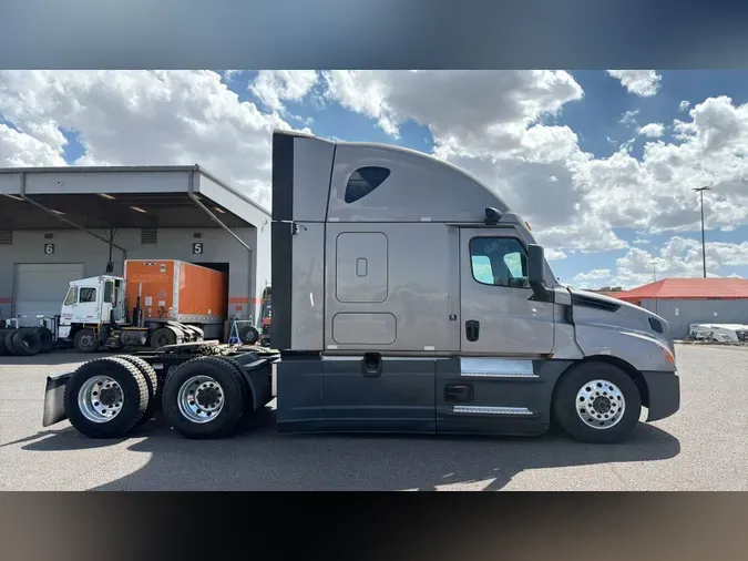 2025 Freightliner Cascadia 126