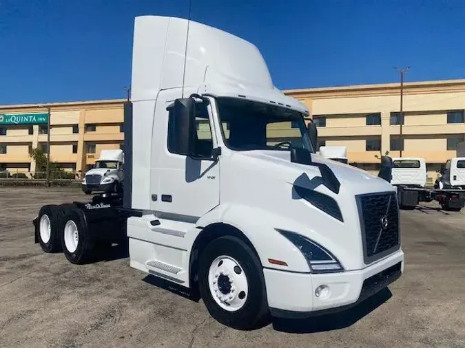 2023 Volvo VNR64T3006f73ffdd87a0330a67c20bd256b81275