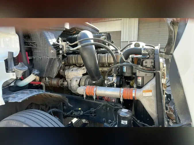 2019 Freightliner Cascadia 126