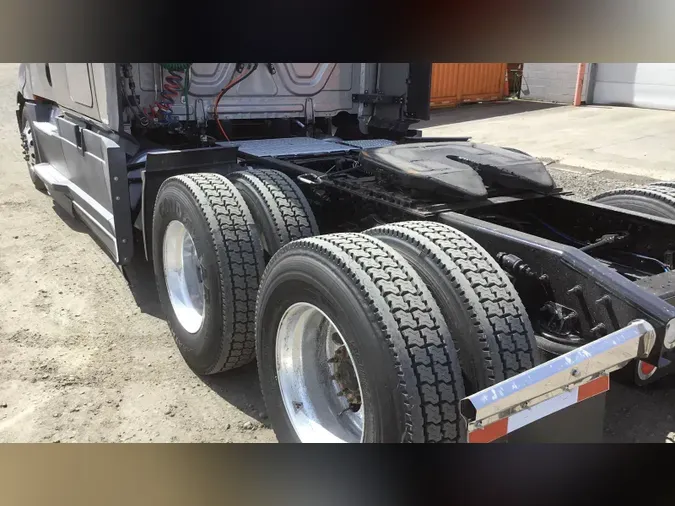 2023 Freightliner Cascadia 126