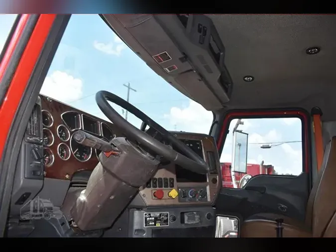 2016 MACK GRANITE GU713