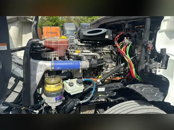 2020 Freightliner Cascadia 1266f8717bf289576e588193e2b57bae6aa