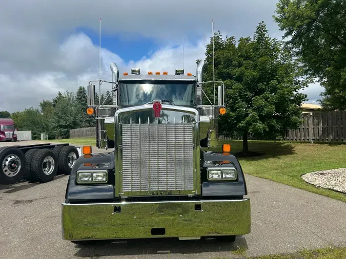 2026 Kenworth W900L