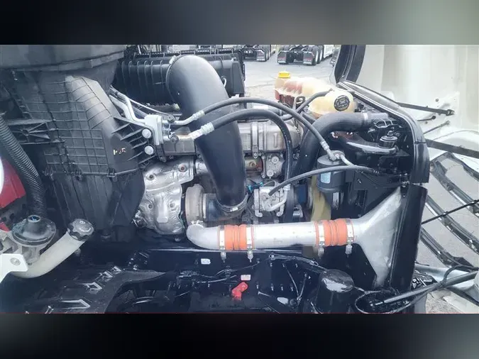 2019 FREIGHTLINER CA126