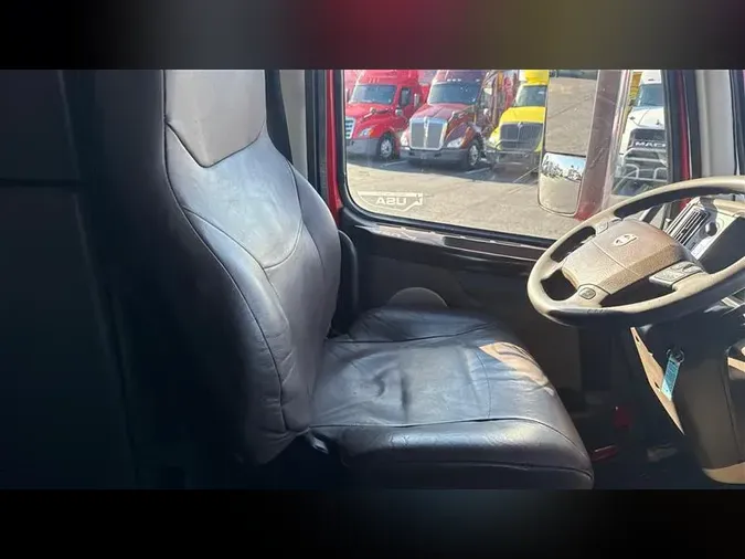 2018 VOLVO VNL730