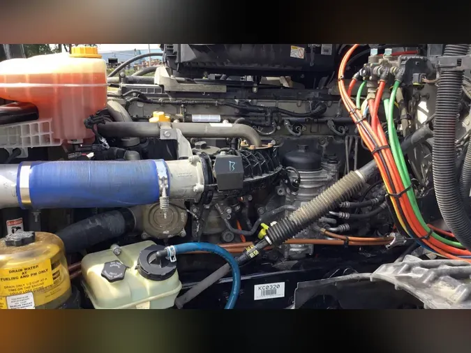 2020 Freightliner Cascadia 126
