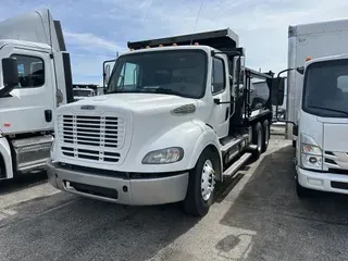 2013 Freightliner BUSINESS CLASS M2 112