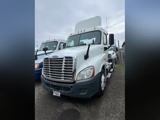 2015 FREIGHTLINER/MERCEDES CASCADIA 1256f9109e16e4e75705b18f3e29f9abfa2