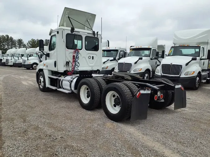 2018 FREIGHTLINER/MERCEDES CASCADIA 125