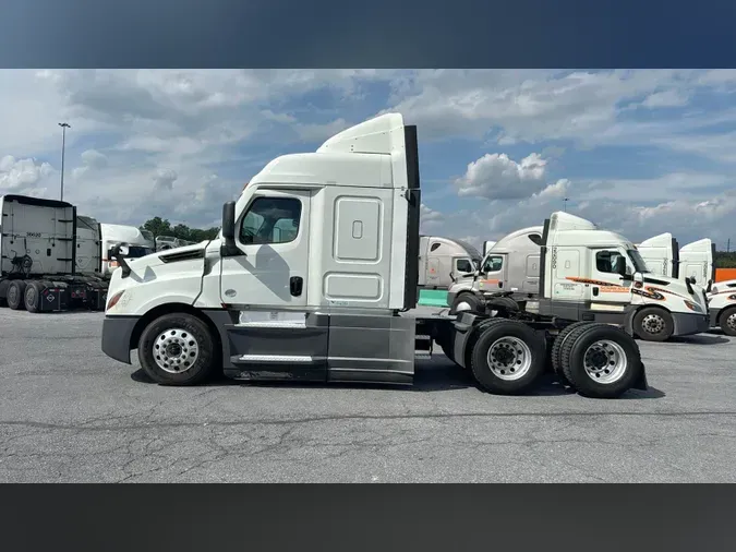 2022 Freightliner Cascadia 1266f91fea7cfa8a954e3a9fc3aff12720e