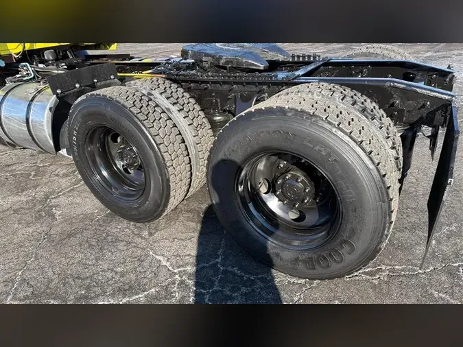 2019 INTERNATIONAL RH613