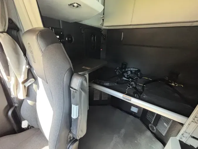 2022 Kenworth T6806f92f4614ec572b34d66af831576c6aa