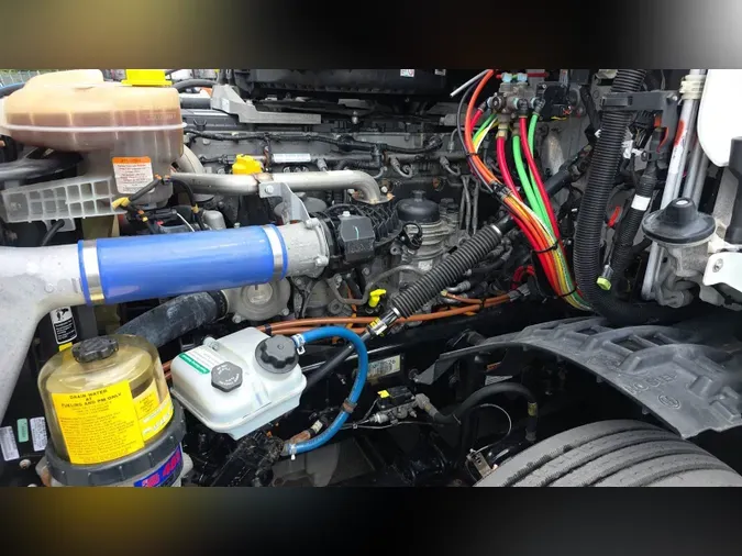 2021 Freightliner Cascadia 126