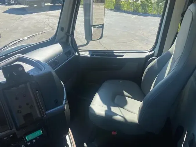 2023 Volvo VNR64T3006f9d09a8268268952b3df3bde27ba751