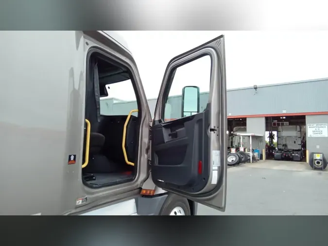 2025 Freightliner Cascadia 1266fa4589197198b3cbe7585fc85166b42