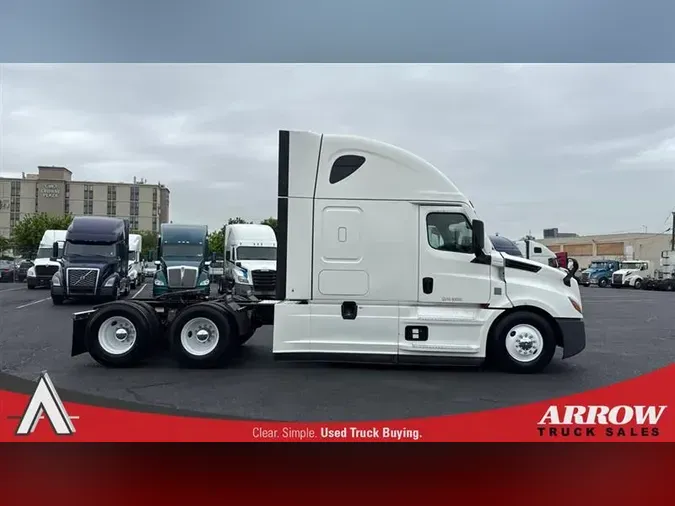 2022 FREIGHTLINER CA126