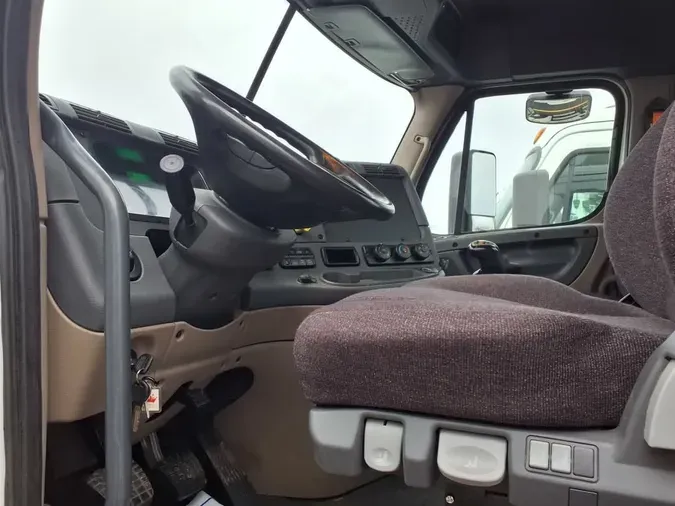 2016 FREIGHTLINER/MERCEDES CASCADIA 113