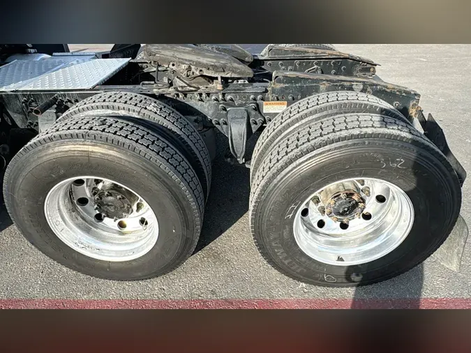 2021 Freightliner Cascadia 126