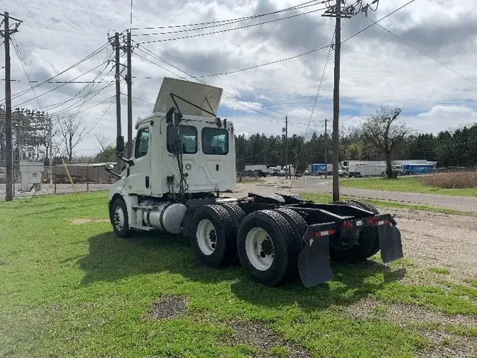 2018 Freightliner T12664ST