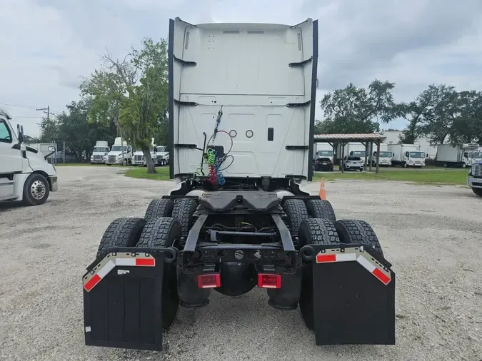 2019 NAVISTAR INTERNATIONAL LT625 SLPR CAB