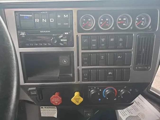 2019 MACK AN64T