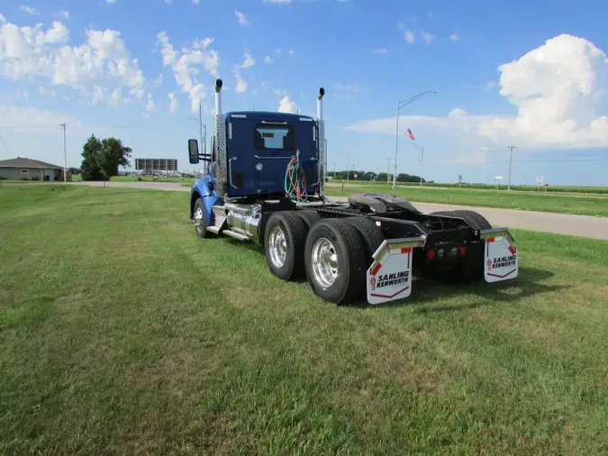 2026 Kenworth T880