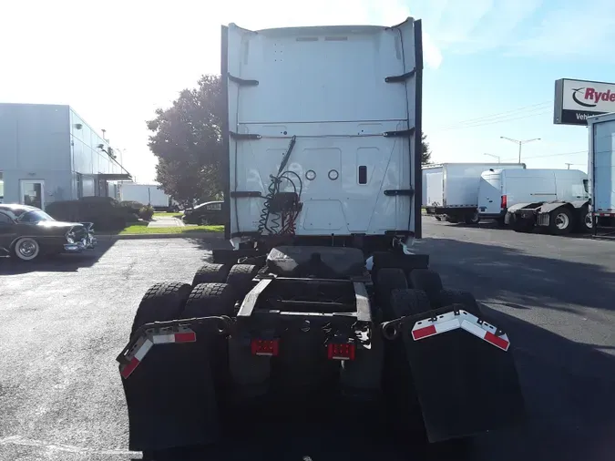 2019 NAVISTAR INTERNATIONAL LT625 SLPR CAB