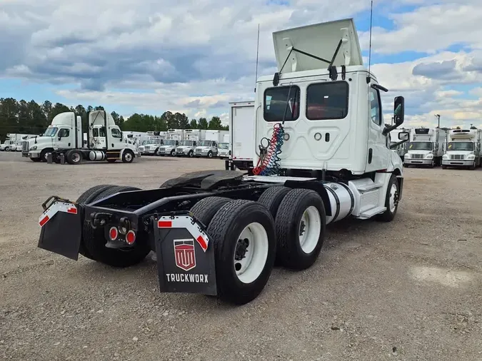 2019 FREIGHTLINER NEW CASCADIA PX12664