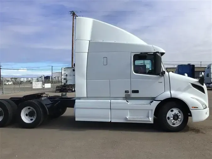 2019 VOLVO VNL640