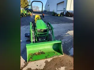 2018 John Deere 1025R