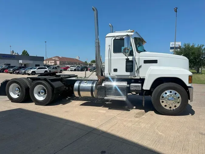 2020 MACK PI64T