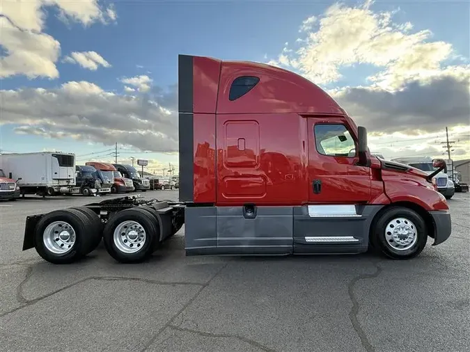 2021 FREIGHTLINER CA126