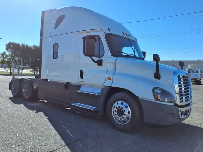 2020 FREIGHTLINER/MERCEDES CASCADIA 125