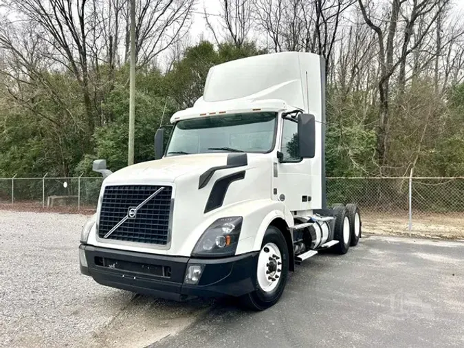 2016 VOLVO VNL64T300