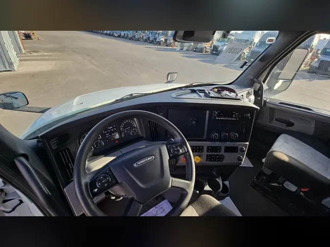 2022 Freightliner Cascadia 126