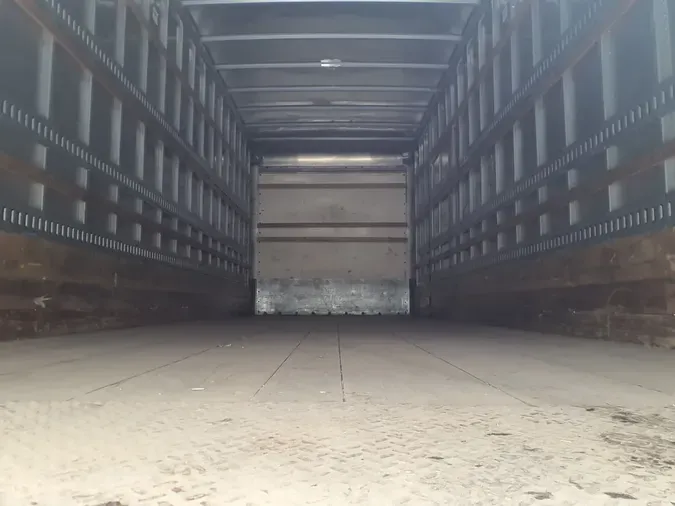 2018 FREIGHTLINER M2 106