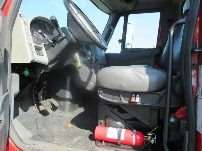 2018 INTERNATIONAL 4300
