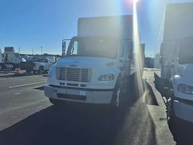 2017 FREIGHTLINER M2 106