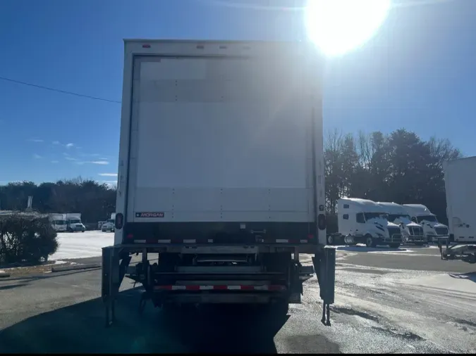 2018 FREIGHTLINER/MERCEDES M2 106
