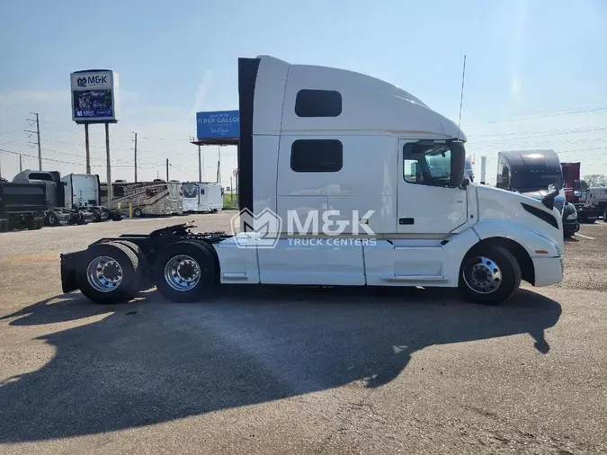 2022 VOLVO VNL64T860