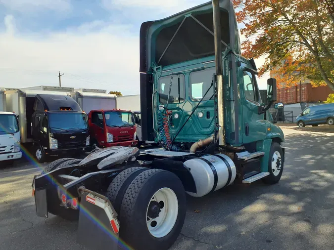 2018 FREIGHTLINER/MERCEDES CASCADIA 125