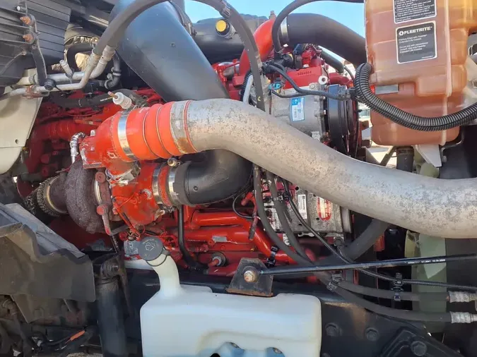 2021 NAVISTAR INTERNATIONAL LT625 DAYCAB S/A