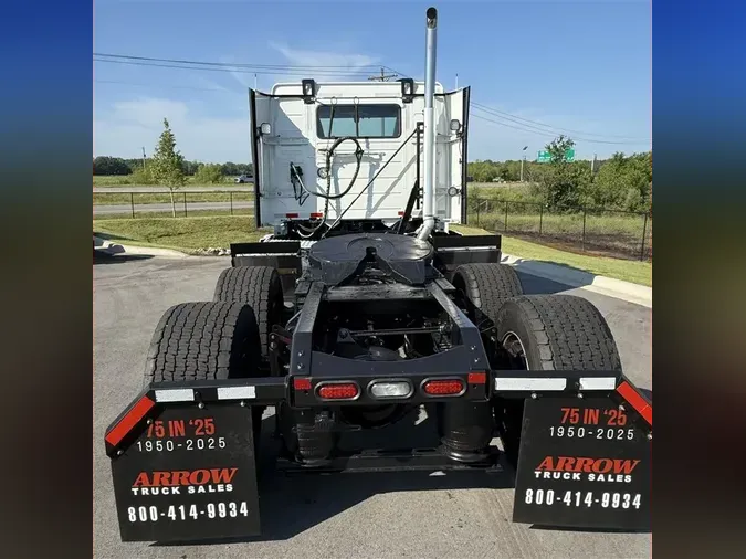 2023 VOLVO VNR64T300