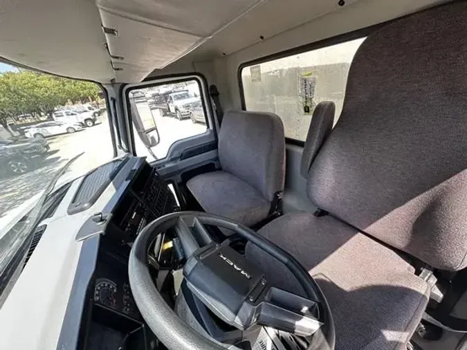2024 Mack MD6