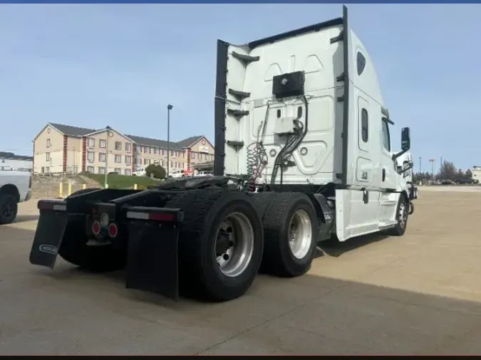 2020 Freightliner New Cascadia 126
