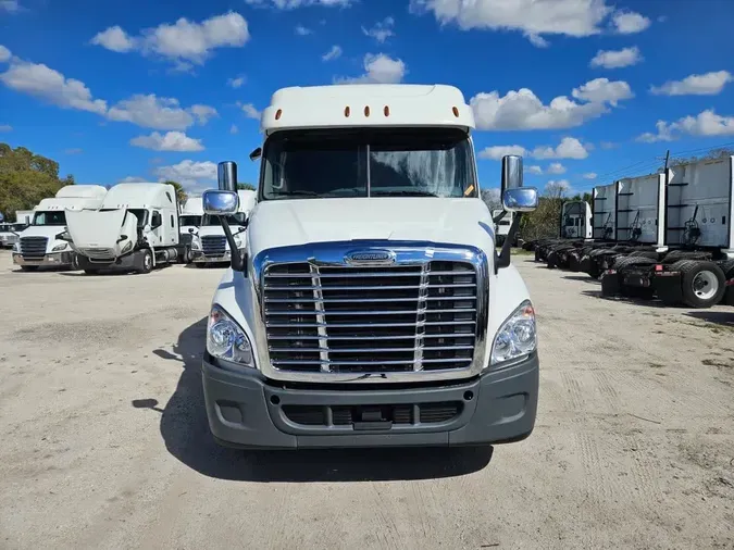 2019 FREIGHTLINER/MERCEDES CASCADIA 125