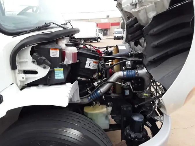 2018 FREIGHTLINER M2 106