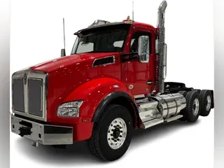 2027 Kenworth T880